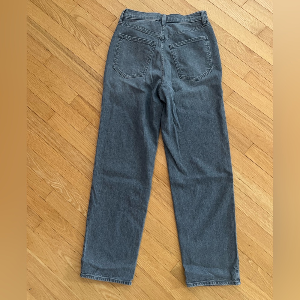Universal Thread Women's Straight Leg Jeans in Gray (NWOT) - Picture 2 of 3